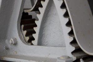 314-1273 Dubuque IA - Mississippi River Museum - Gears on the Black